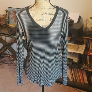 SO | Tops | So Favorite Vneck Tee Size 